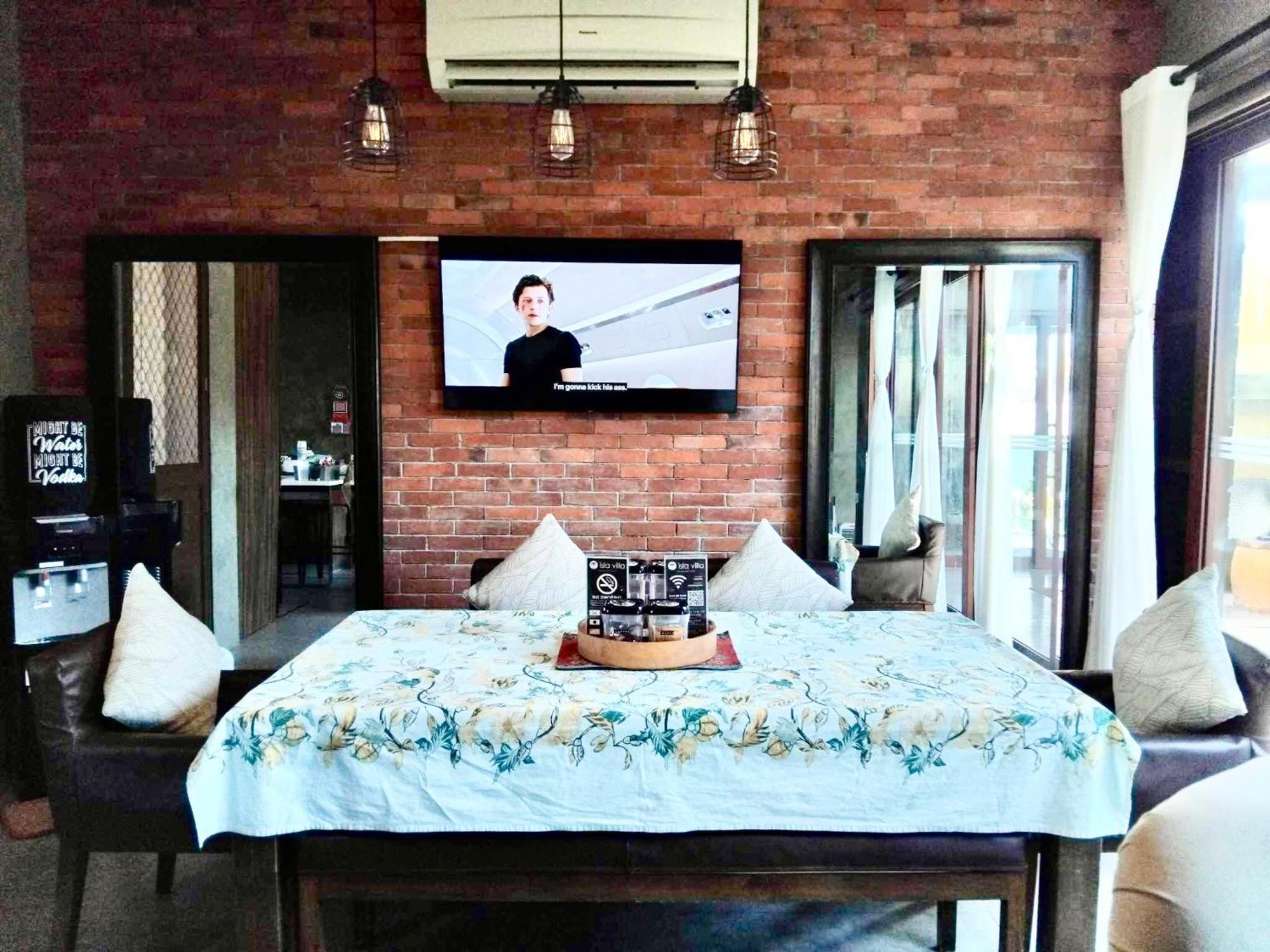 Isla Villa 1 Amazing Waterfall Pool House Near Beach, Bars & Restaurants Lapu-Lapu City Exterior photo